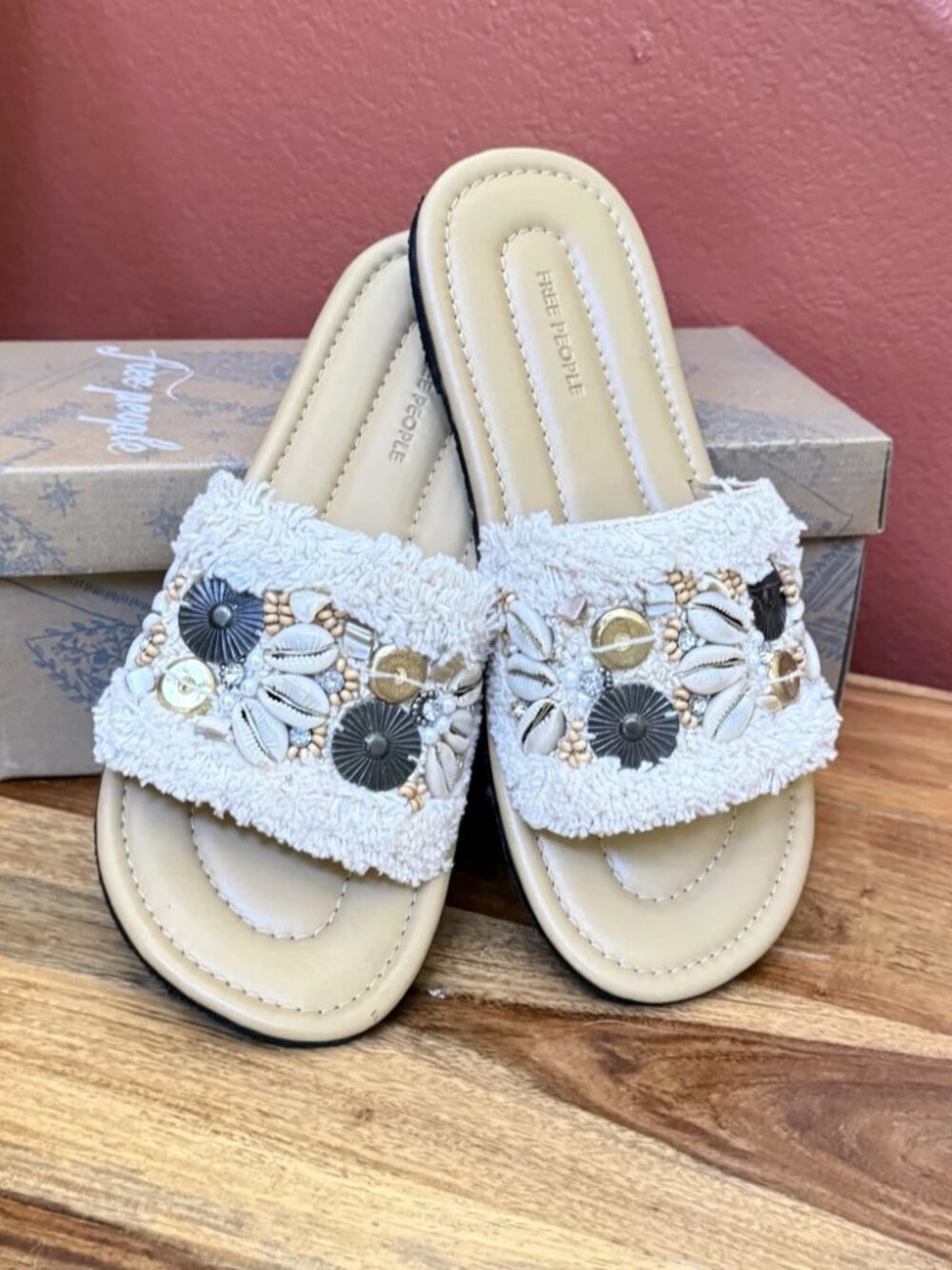 Free People Shipwrecked Surf Shell Slide Sandals Chalk 8.5 US New